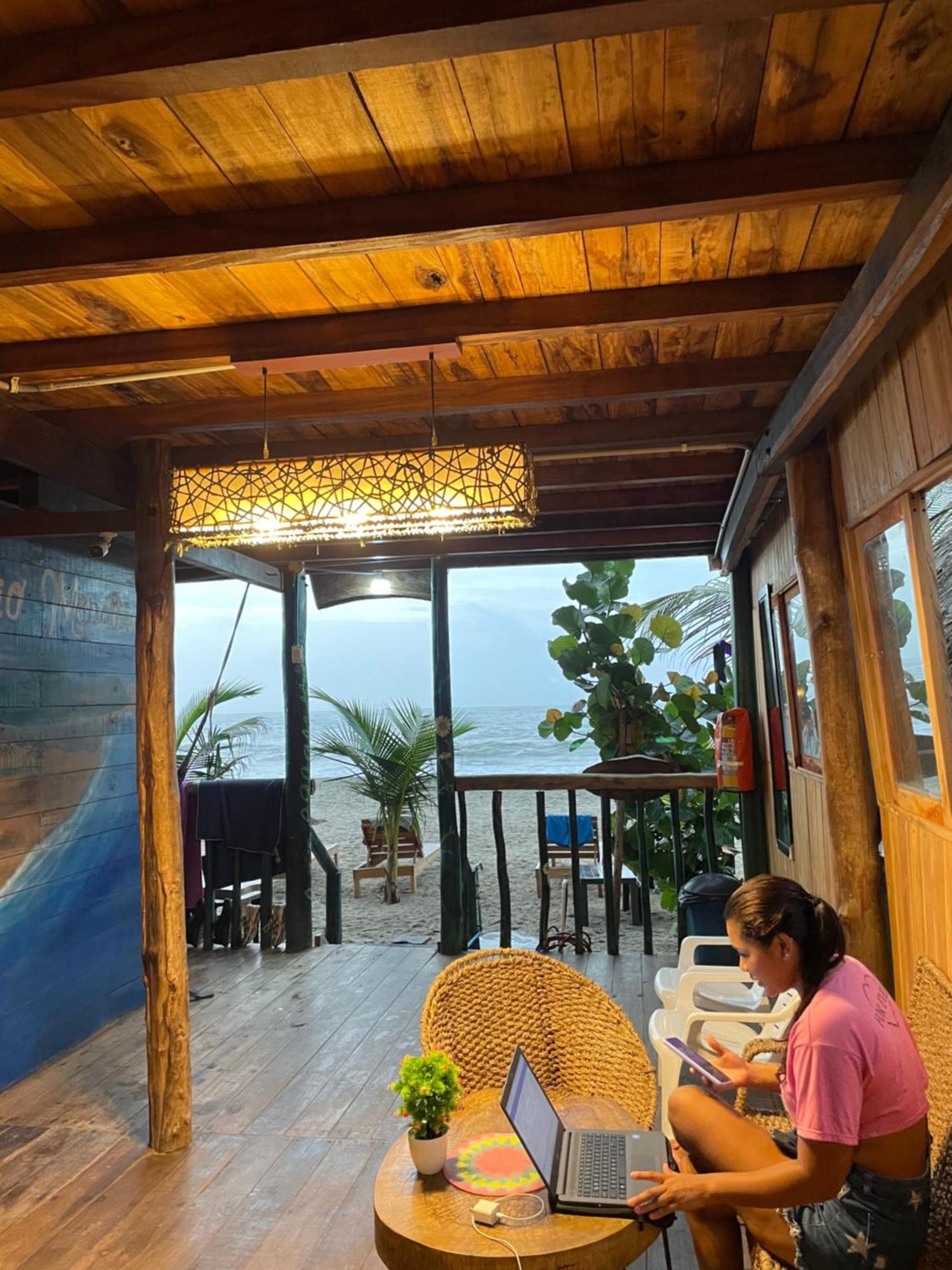 The Mompe Beach Hostal La Poza 外观 照片